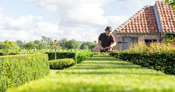 Standaardschema voor onderhoud siertuin Thumb
